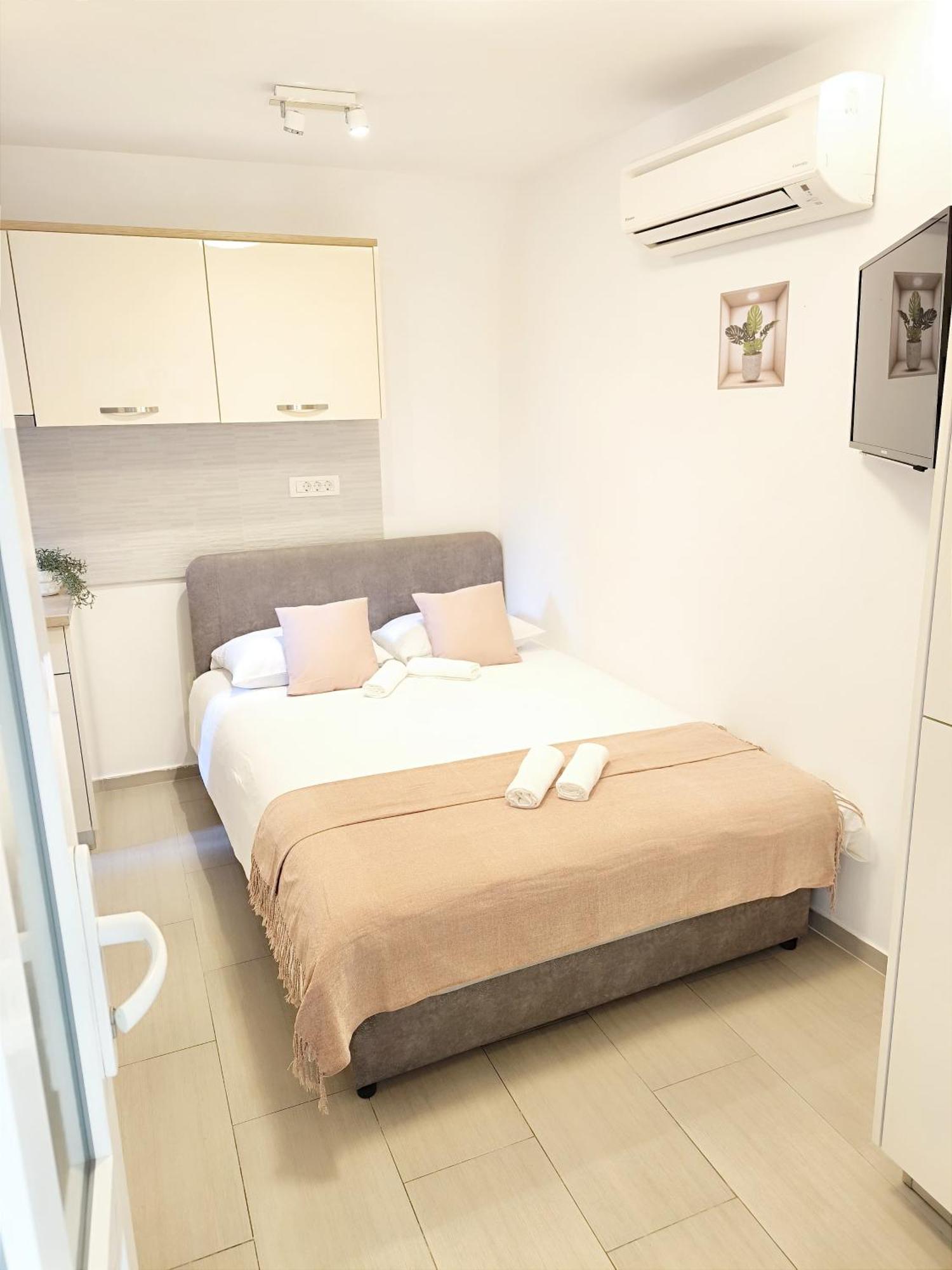 Central Apartment & Room Niko Split Eksteriør billede